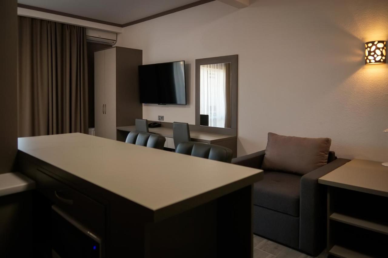 Delta Hotel Vylkove Extérieur photo