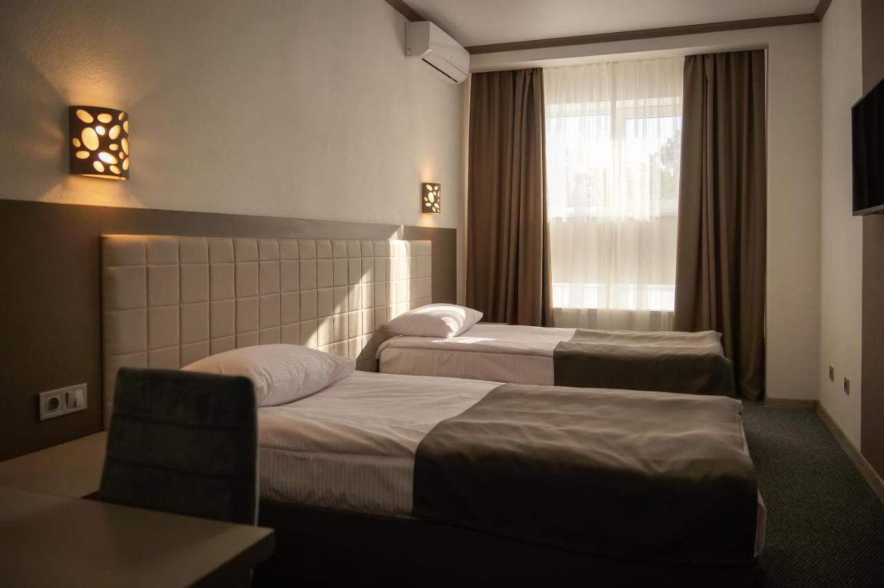 Delta Hotel Vylkove Extérieur photo